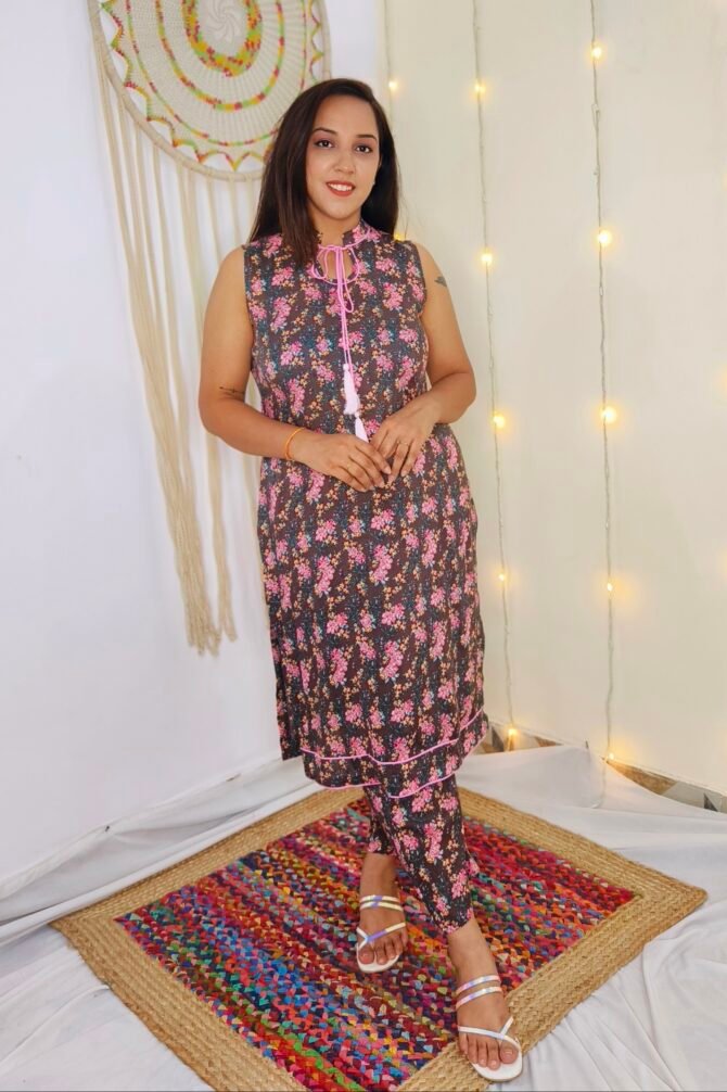 Pretty-Floral-Kurta-Set-4